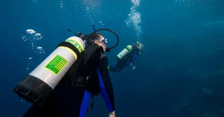 Divers enjoying PADI Master Scuba Diver Rating Dubai | Nemo Diving Center